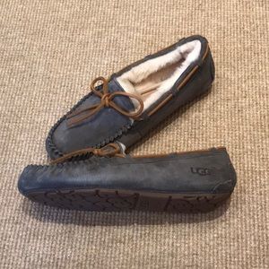 NIB—UGG Dakota Moccasins Sz 8--Beautiful Gift 💝